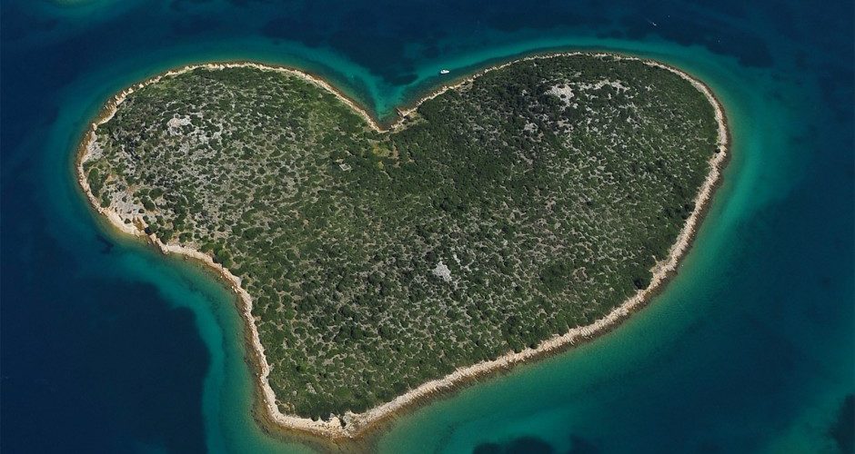 isola a forma di cuore