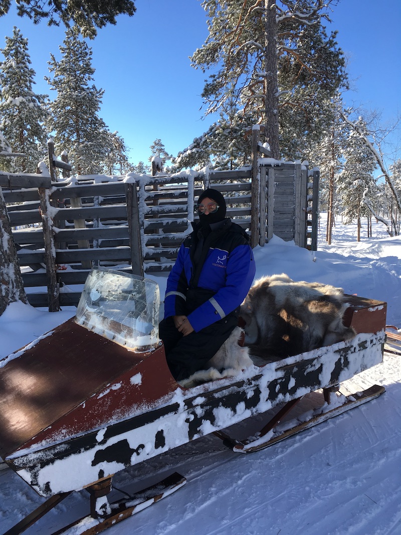 Sulla motoslitta verso la foresta delle renne