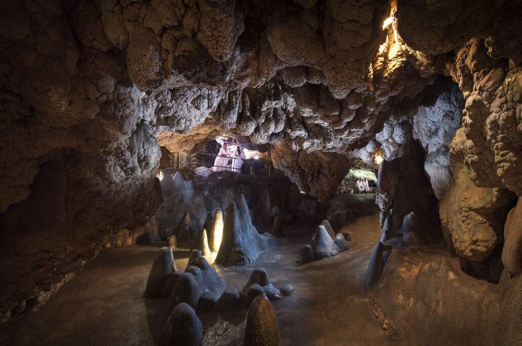 Yoga nella Grotta di resort Grotta Giusti a Monsummano Terme