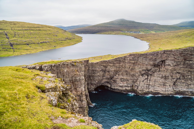 Isole Faroe - Floating lake