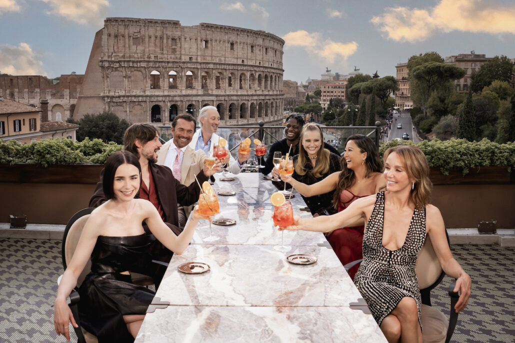 Cast Emily in Paris al Colosseo da Aroma