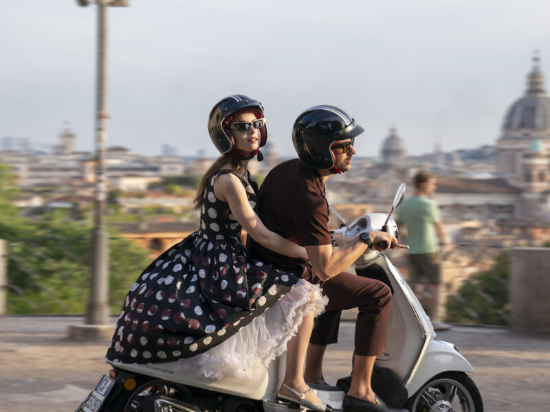 Discesa del Pincio Emily in Paris vespa